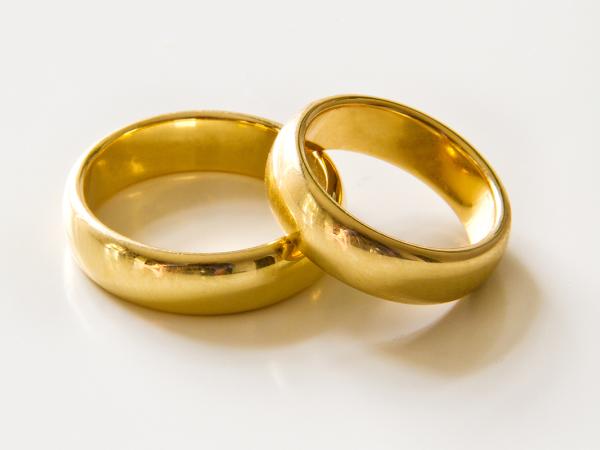 2 yellow gold wedding bands
